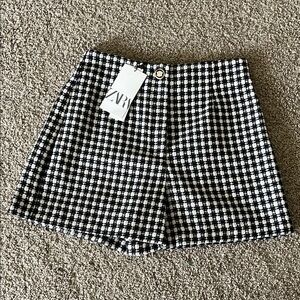 Never worn! Zara Gingham shorts